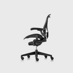 HERMAN MILLER AERON REMASTERED Chair Medium Size B Graphite