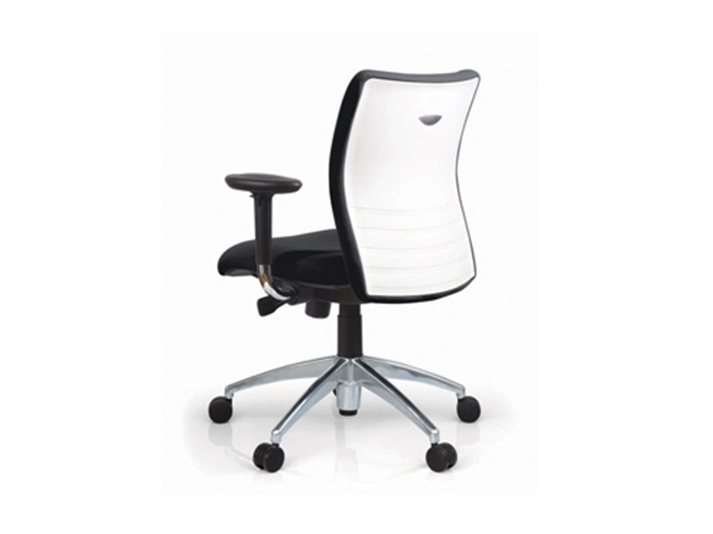 BEAT PLUS Chair w. arms