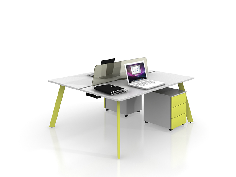 ZULU 1 to 4 person Straight desk system